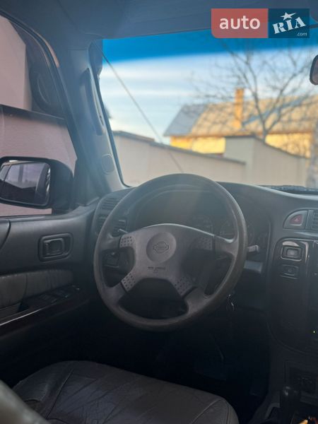 Внедорожник / Кроссовер Nissan Patrol 2002 в Ужгороде