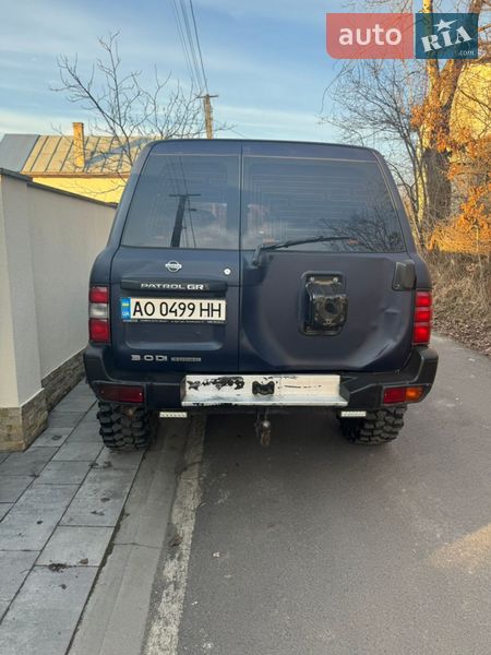 Внедорожник / Кроссовер Nissan Patrol 2002 в Ужгороде