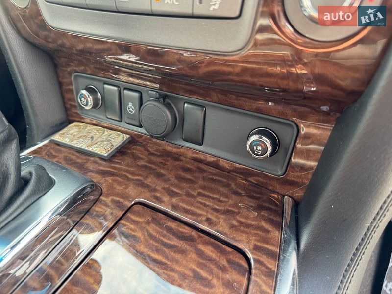 Внедорожник / Кроссовер Nissan Patrol 2011 в Тернополе