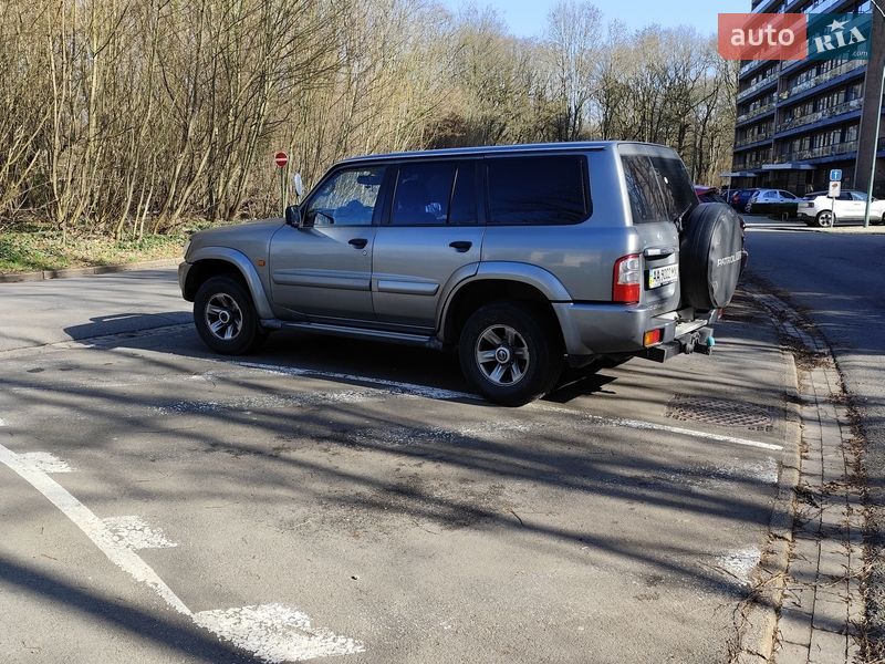 Внедорожник / Кроссовер Nissan Patrol 2003 в Киеве