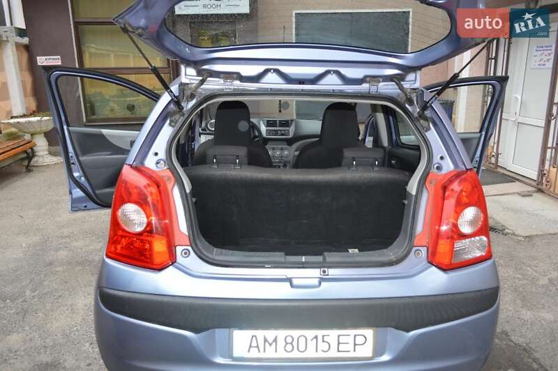 Хетчбек Nissan Pixo 2010 в Звягелі фото 16 Хетчбек Nissan Pixo 2010 в Звягелі