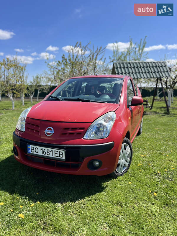 Хетчбек Nissan Pixo 2011 в 