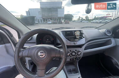 Хэтчбек Nissan Pixo 2009 в 