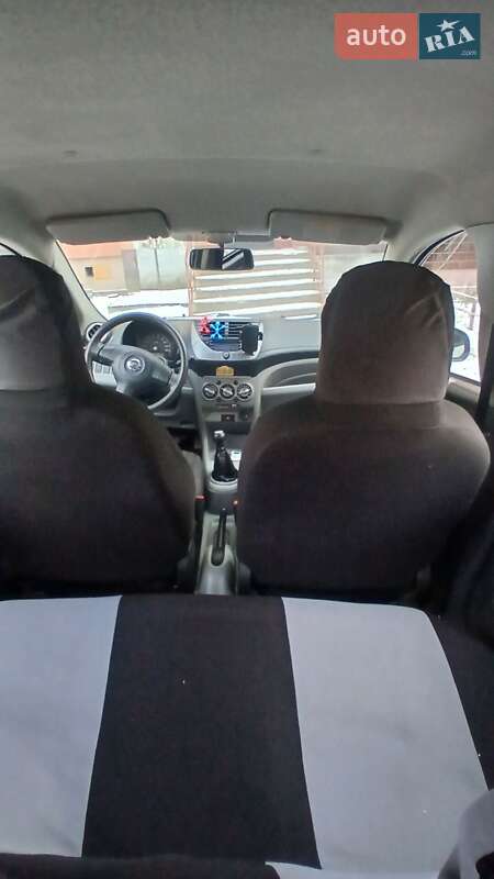 Хэтчбек Nissan Pixo 2010 в Черновцах