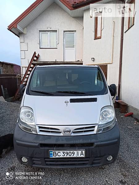 Вантажопасажирський фургон Nissan Primastar 2003 в 
