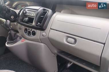 Вантажопасажирський фургон Nissan Primastar 2010 в 
