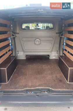 Вантажопасажирський фургон Nissan Primastar 2010 в 