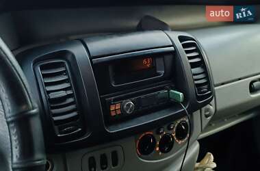 Вантажний фургон Nissan Primastar 2004 в 
