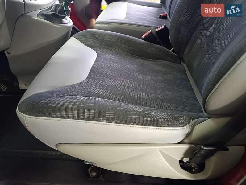 Грузовой фургон Nissan Primastar 2010 в Делятине фото 20 Грузовой фургон Nissan Primastar 2010 в Делятине