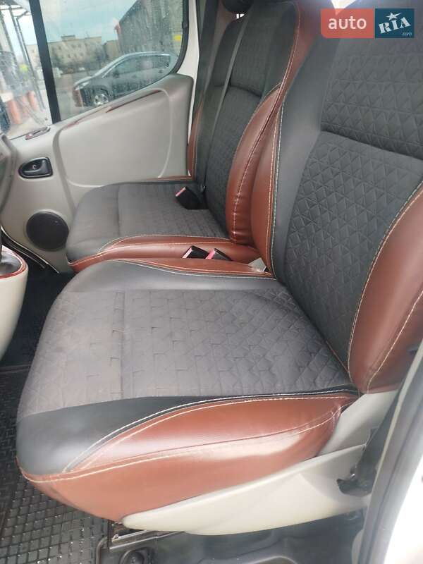 Минивэн Nissan Primastar 2008 в Нетешине