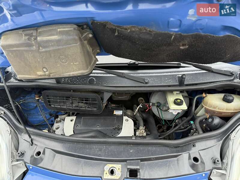 Мінівен Nissan Primastar 2003 в Кам'янець-Подільському