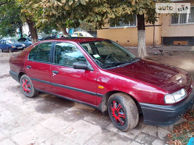 Nissan Primera 1990 года