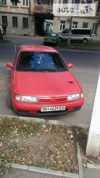 Nissan Primera 1992 года