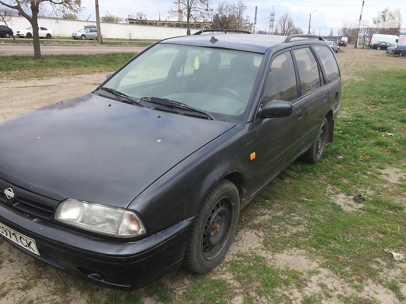 Nissan Primera 1993 года