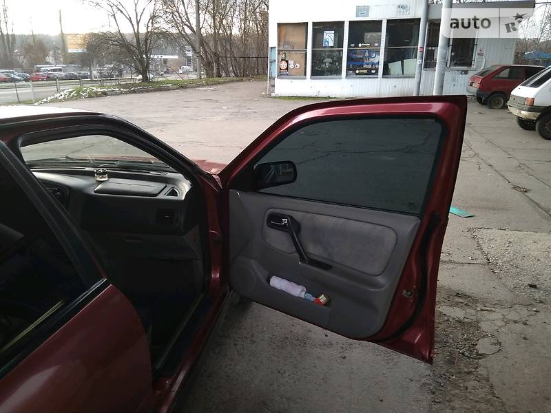 Хетчбек Nissan Primera 2000 в Києві
