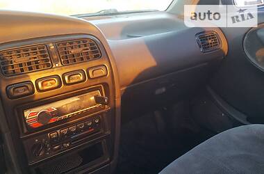 Седан Nissan Primera 1992 в 