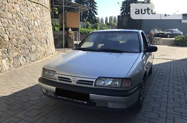 Седан Nissan Primera 1993 в Виннице