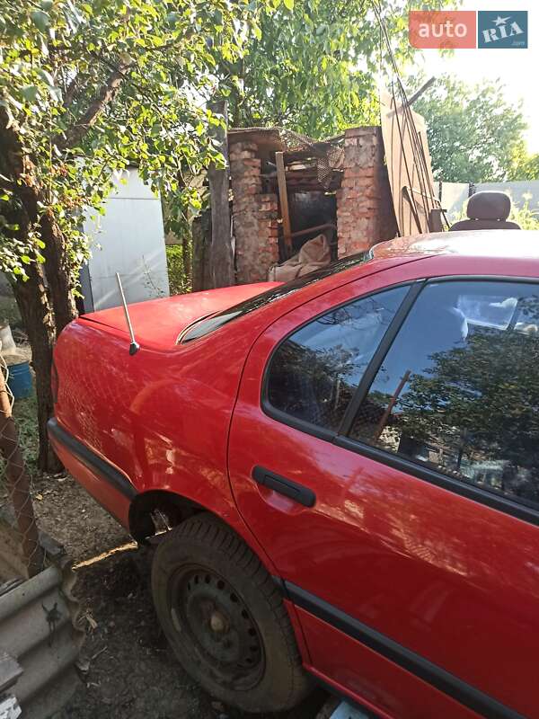 Седан Nissan Primera 1994 в Кривому Розі