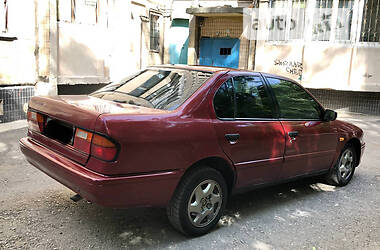Седан Nissan Primera 1990 в Одессе