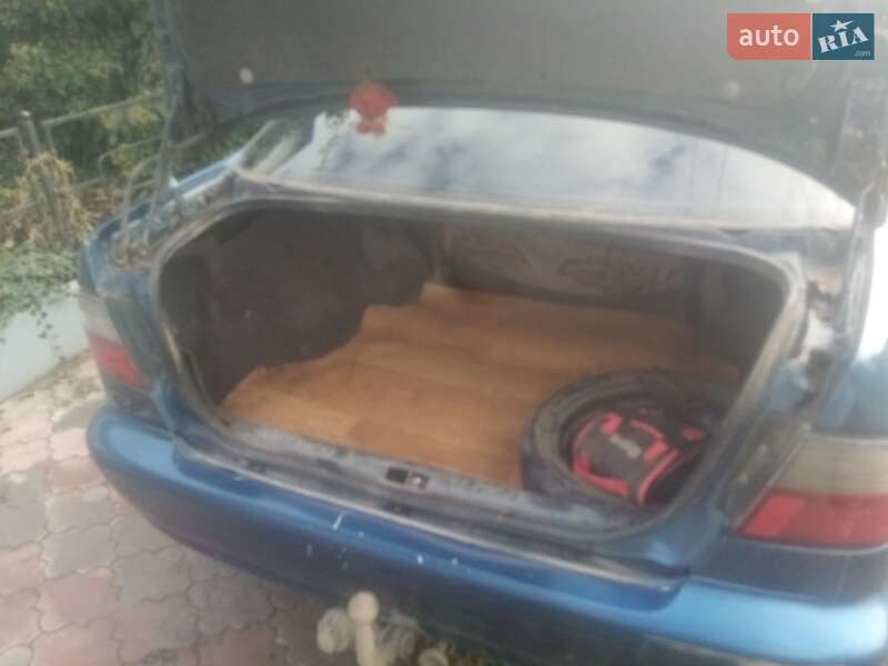 Седан Nissan Primera 1998 в Білгороді-Дністровському