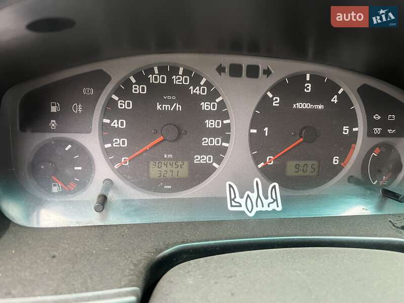 Ліфтбек Nissan Primera 1998 в Межовій