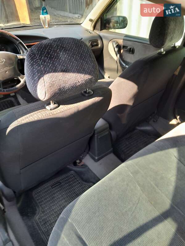 Седан Nissan Primera 1995 в Березовке