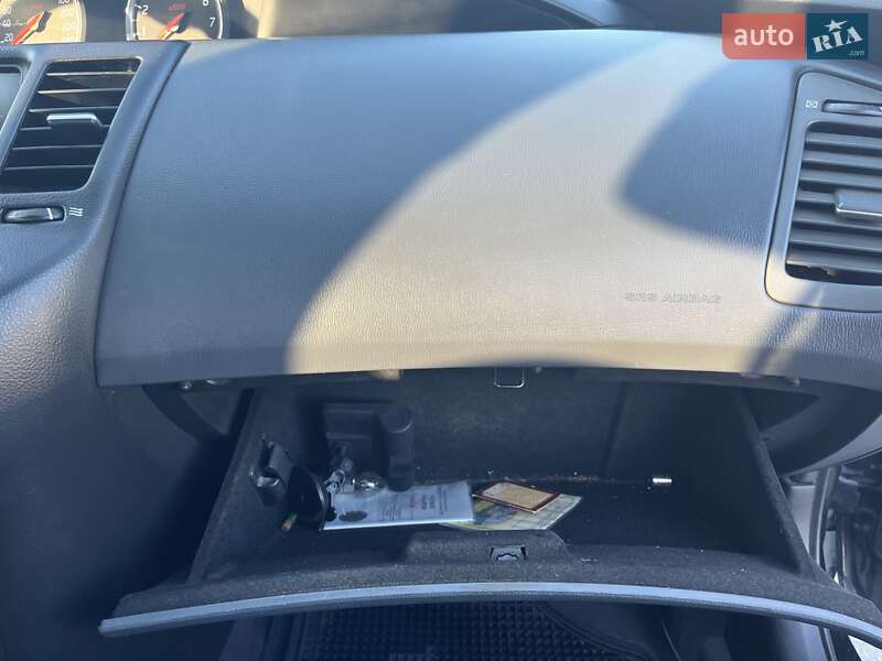 Седан Nissan Primera 2003 в Львові