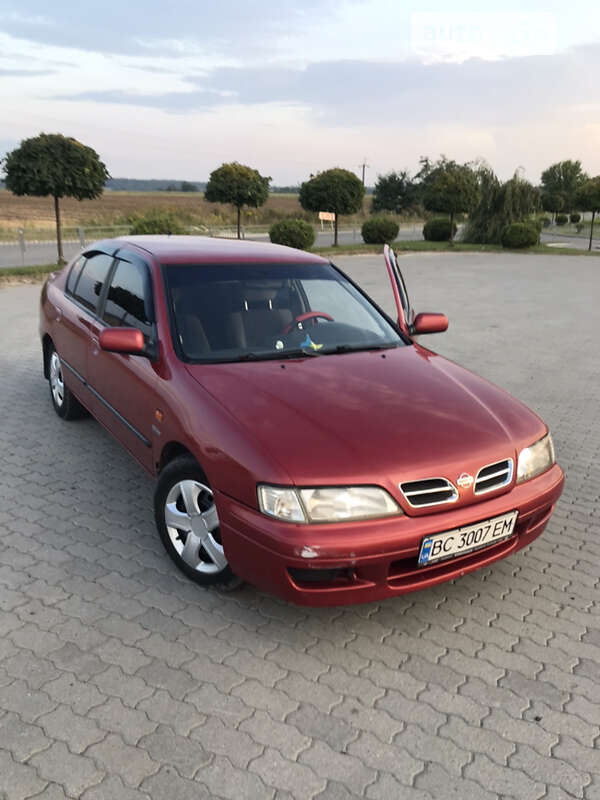 Седан Nissan Primera 1998 в 