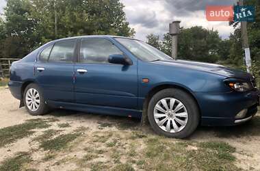 Седан Nissan Primera 2001 в Виньковцах