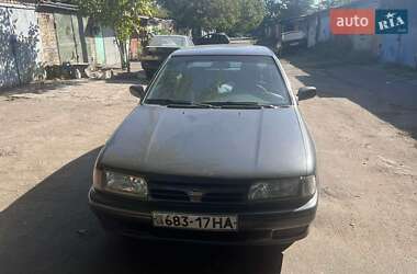 Седан Nissan Primera 1993 в Запорожье