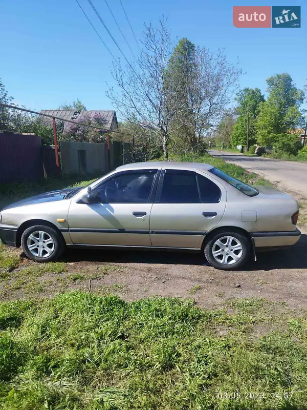 Nissan Primera 1992
