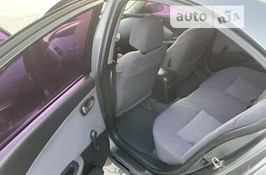 Седан Nissan Primera 2002 в 