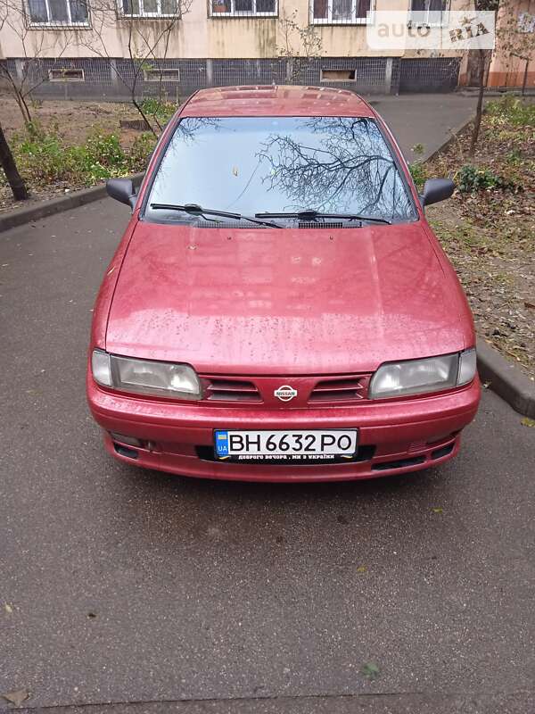 Седан Nissan Primera 1995 в Одессе