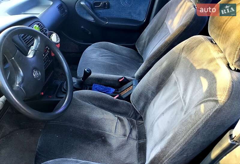 Седан Nissan Primera 1991 в Измаиле