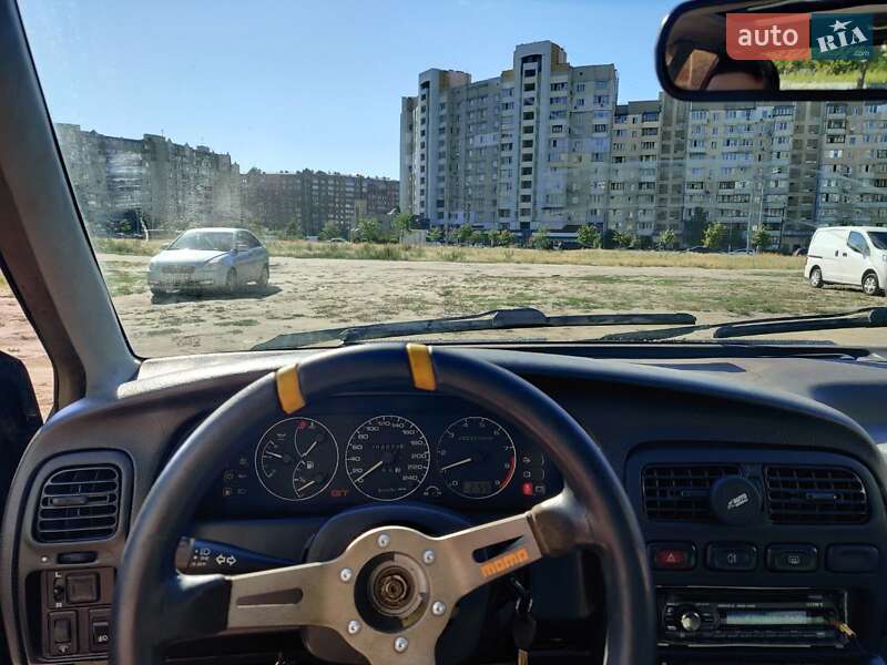 Седан Nissan Primera 1991 в Киеве