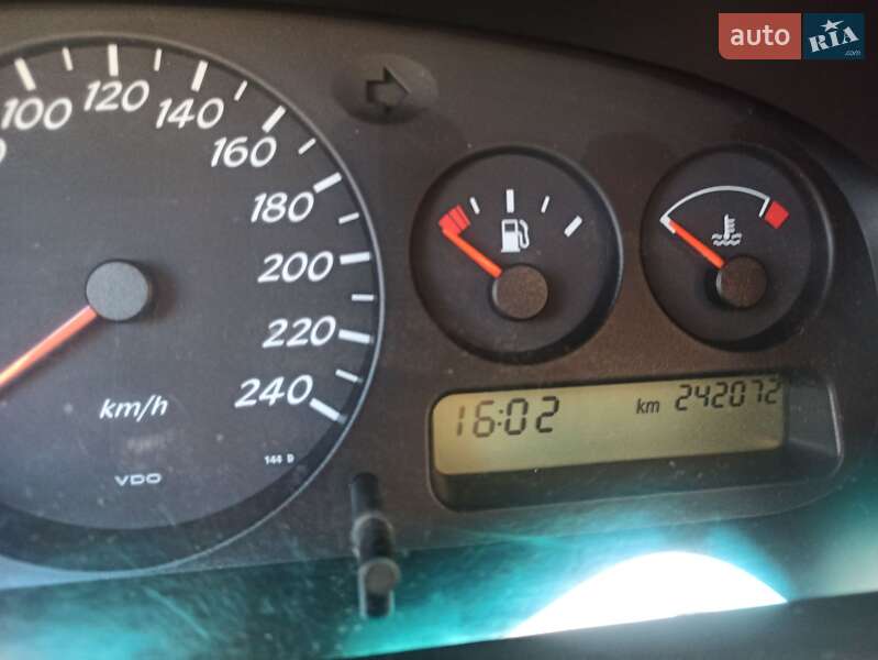 Седан Nissan Primera 2000 в Виннице