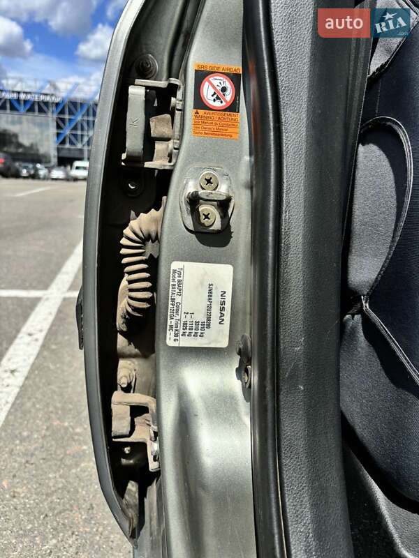 Седан Nissan Primera 2006 в Киеве