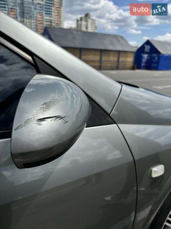 Седан Nissan Primera 2006 в Киеве