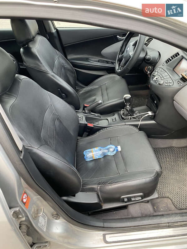 Лифтбек Nissan Primera 2003 в Виннице