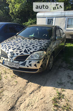 Седан Nissan Primera 2003 в Стоянке