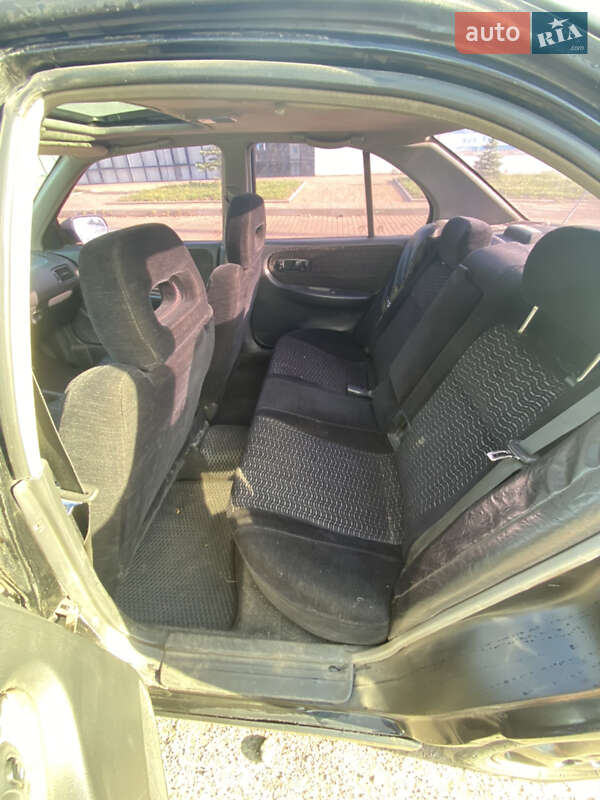 Седан Nissan Primera 1993 в Рівному