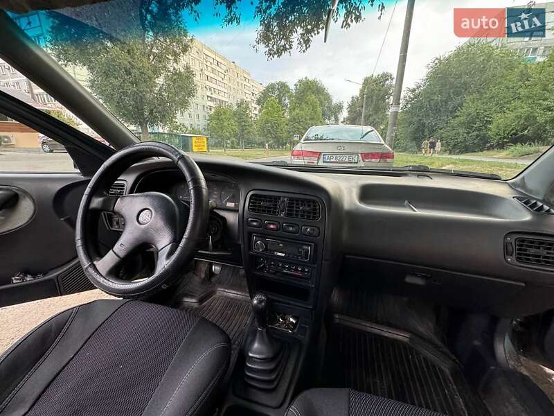 Седан Nissan Primera 1994 в Запоріжжі