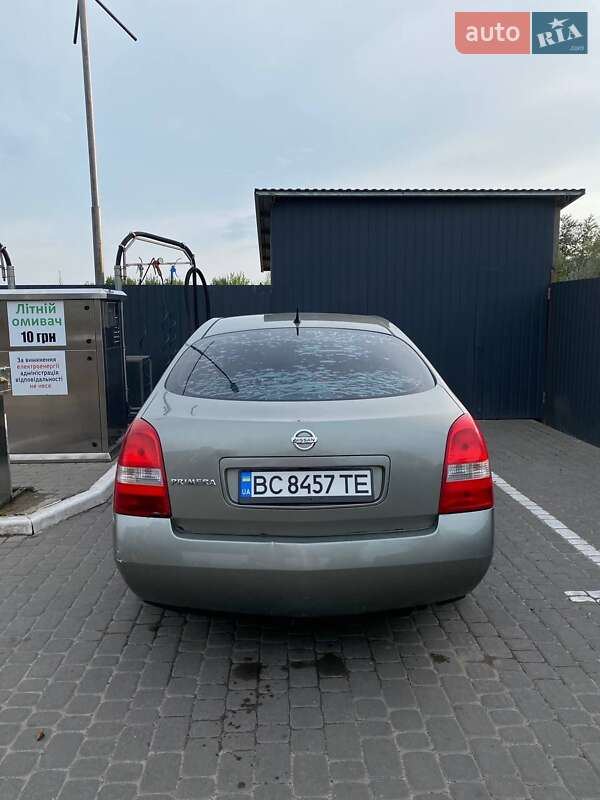 Седан Nissan Primera 2006 в Жовкве
