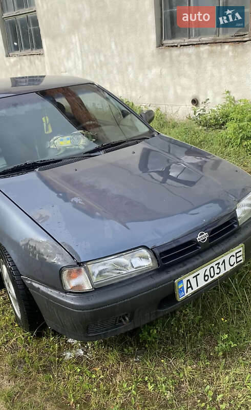Седан Nissan Primera 1993 в Надвірній