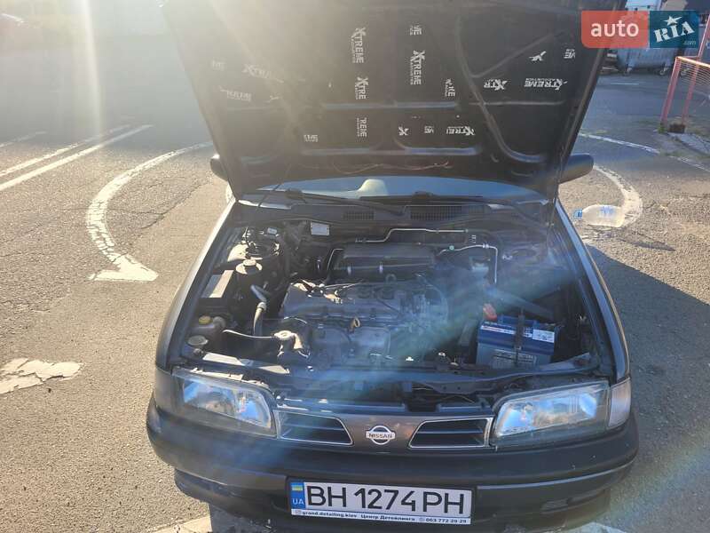Седан Nissan Primera 1995 в Киеве