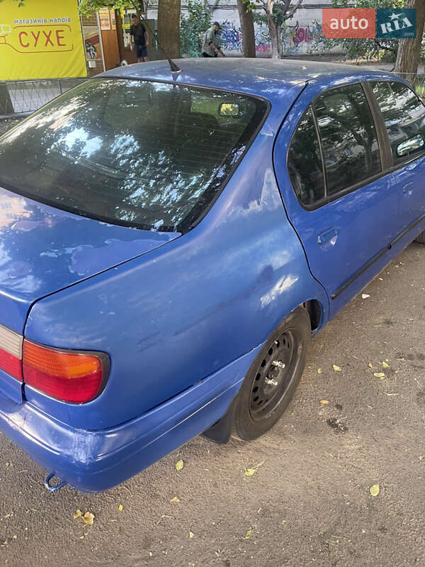 Седан Nissan Primera 1998 в Одесі