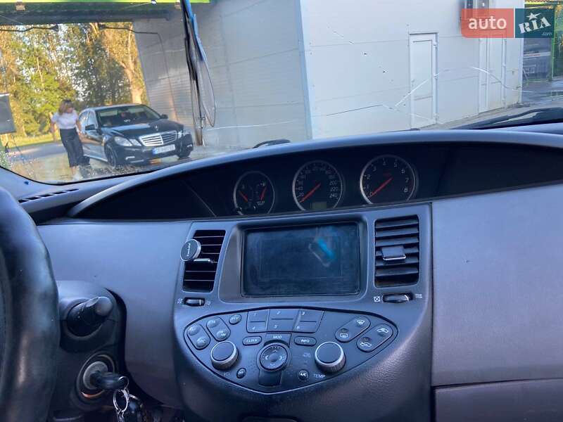 Седан Nissan Primera 2002 в Кицмани