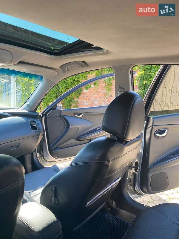 Седан Nissan Primera 2003 в Чернівцях