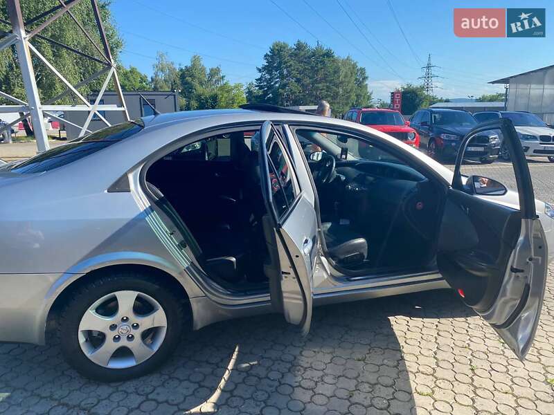 Седан Nissan Primera 2003 в Чернівцях