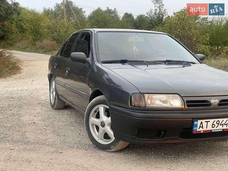 Седан Nissan Primera 1994 в Ивано-Франковске